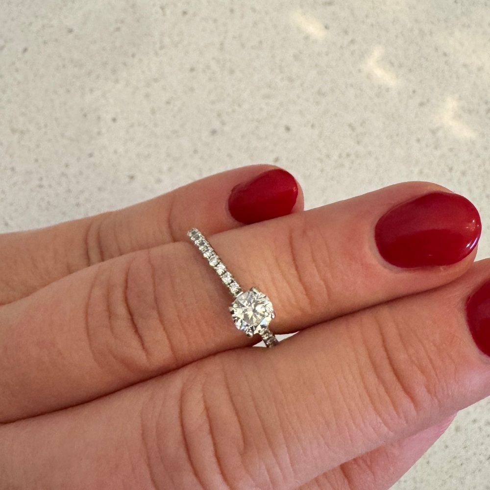 SET LOOSE. 59CT SI G INTO NEW 14K WG NOAM CARVER.207W DIAMOND MOUNT
SIZE 5